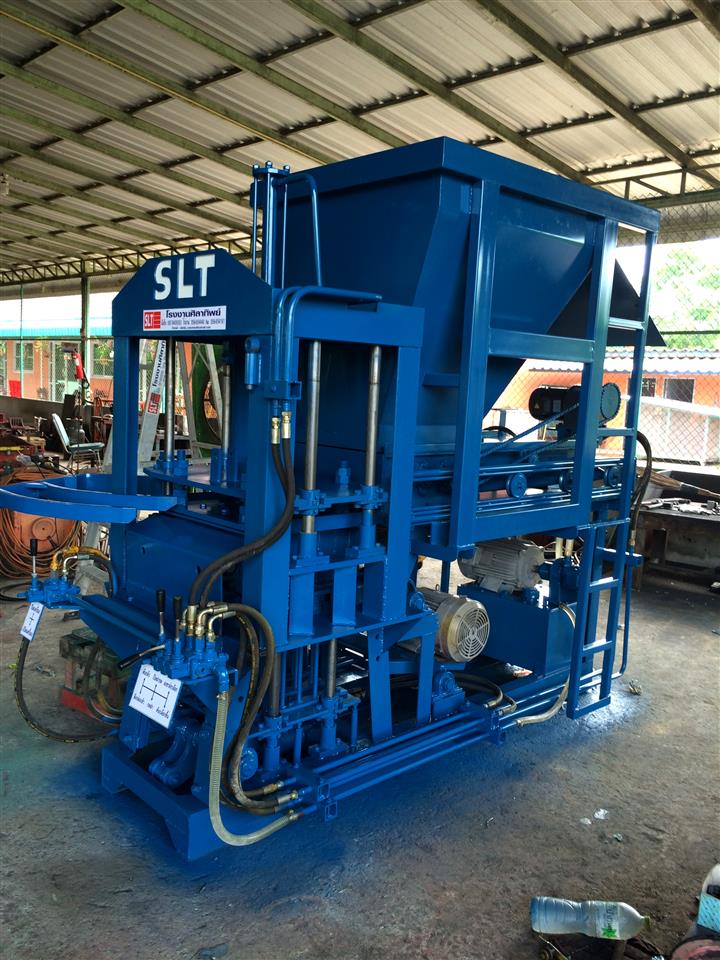 เครื่องอัดอิฐบล็อก 4 ก้อน SLT-4 ภาพจริง